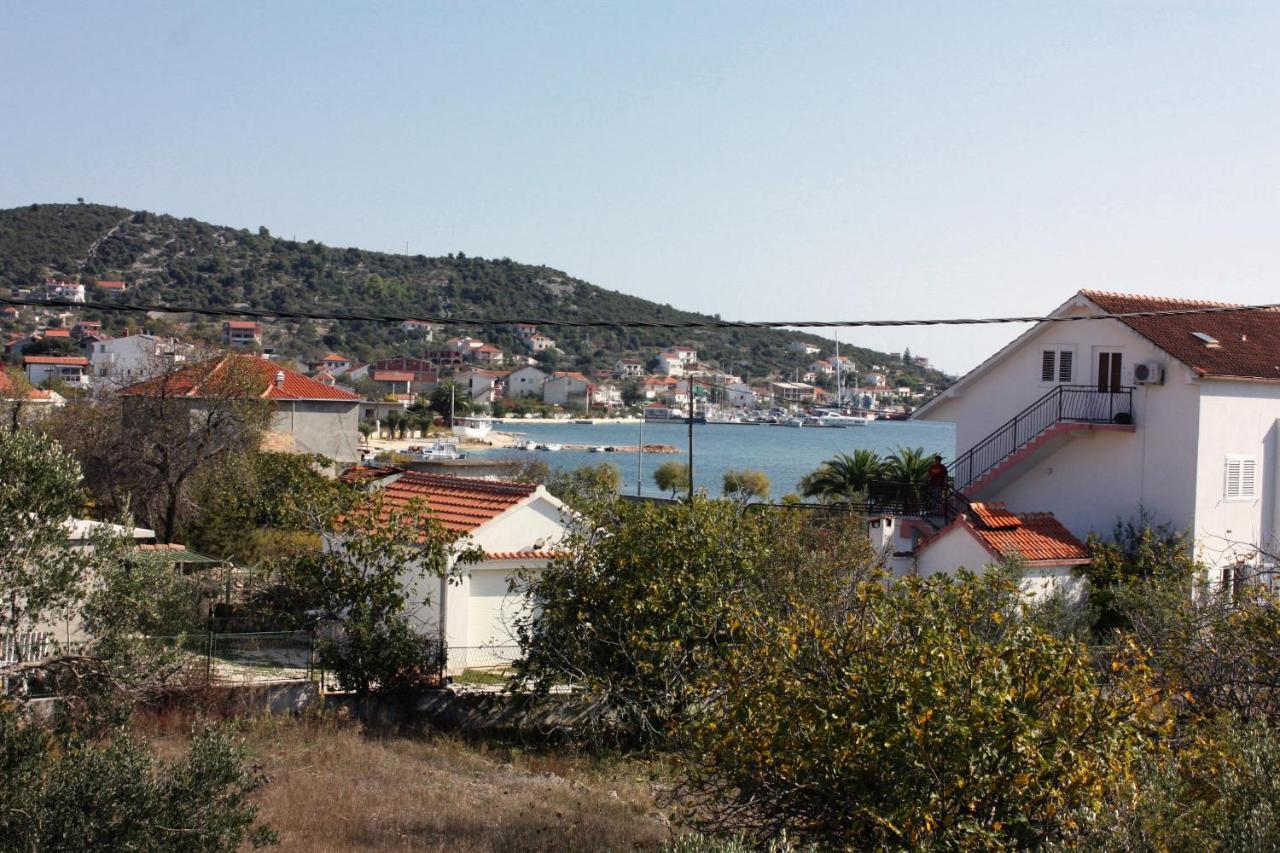 Apartments By The Sea Vinisce, Trogir - 5229 Exterior foto