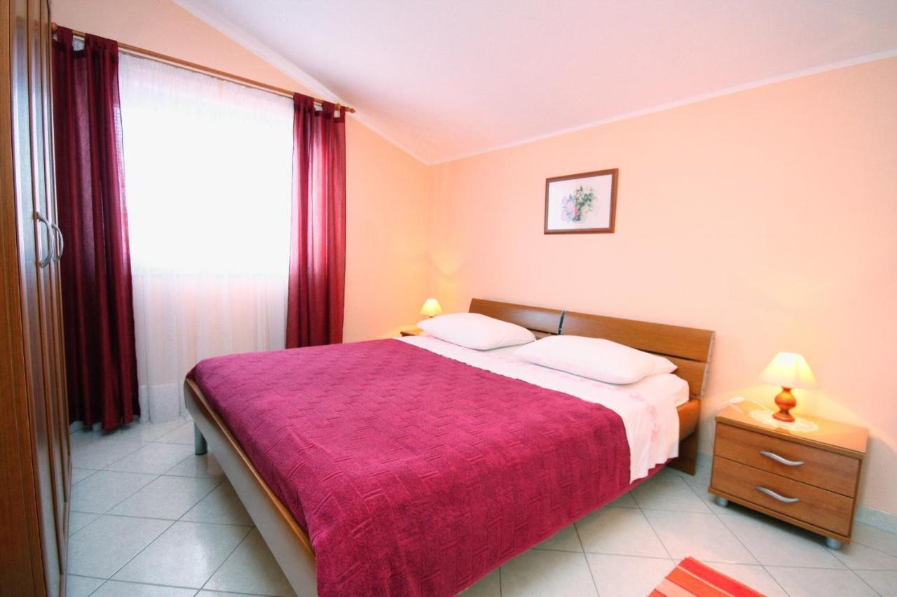Apartments By The Sea Vinisce, Trogir - 5229 Exterior foto