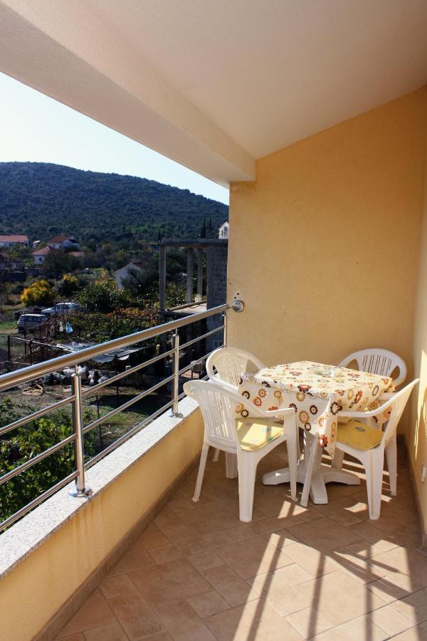 Apartments By The Sea Vinisce, Trogir - 5229 Exterior foto