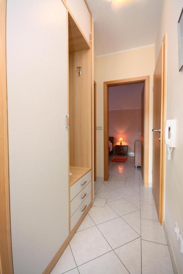 Apartments By The Sea Vinisce, Trogir - 5229 Exterior foto
